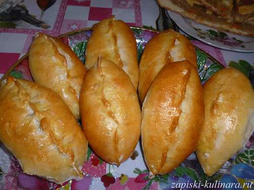 Пирожки печеные "Золотистые" из дрожжевого теста